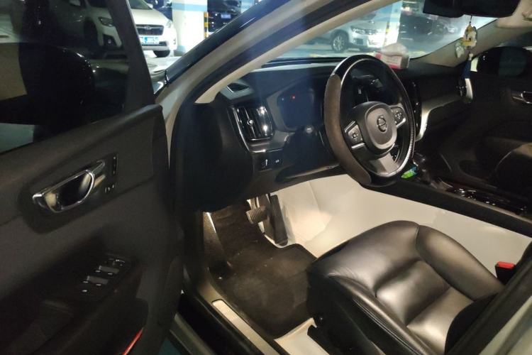 Used Volvo XC60 2019 T5 4x4 Smart Edition China V Standard Driver Seat