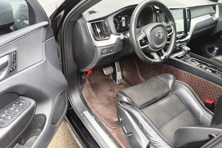 Used Volvo XC60 2019 T5 4x4 Zhiyuan Sport Edition China V Standard Driver Seat