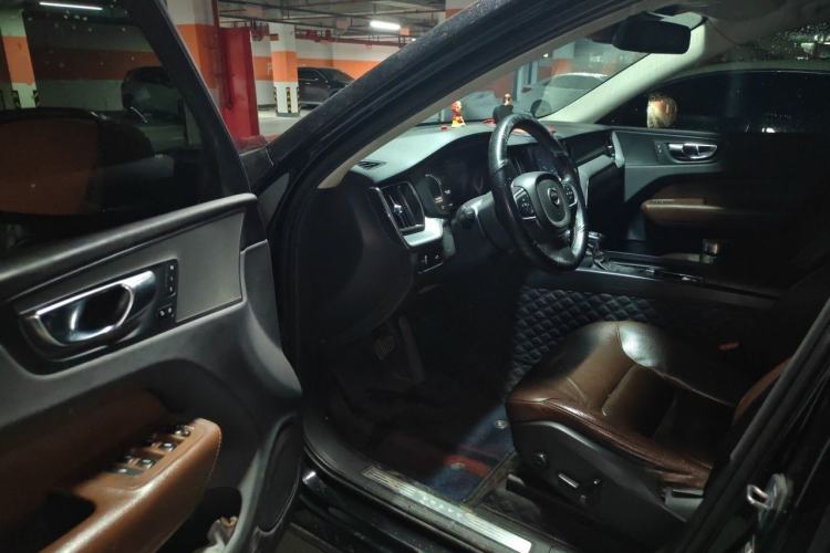 Used Volvo XC60 2019 T5 4x4 Smart Edition China V Standard Driver Seat