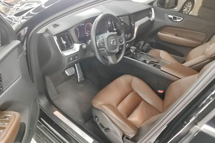 Used Volvo XC60 2019 T5 4x4 Zhiyuan Edition China VI Standard Driver Seat