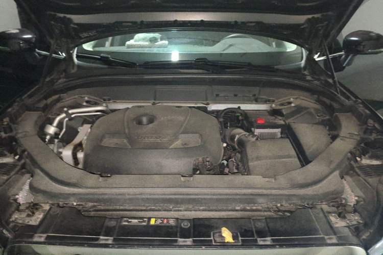 Used Volvo XC60 2019 T5 4x4 Smart Edition China V Standard Engine Bay