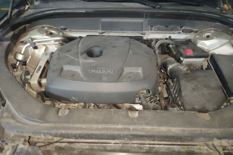 Used Volvo XC60 2019 T5 4x4 Smart Edition China V Standard Engine Bay