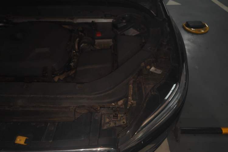 Used Volvo XC60 2019 T5 4x4 Zhiya Luxury Edition China V Standard Engine Bay Left