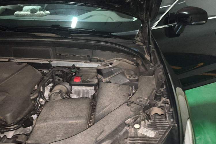 Used Volvo XC60 2019 T5 4x4 Smart Edition China V Standard Engine Bay Left