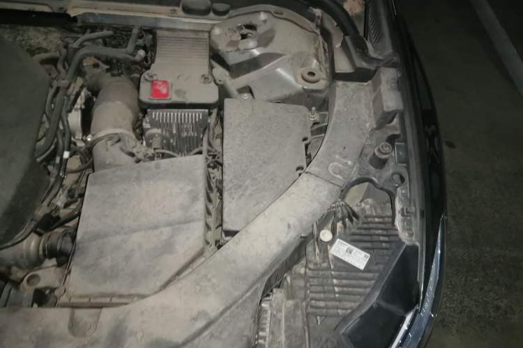 Used Volvo XC60 2019 T5 4x4 Smart Edition China V Standard Engine Bay Left