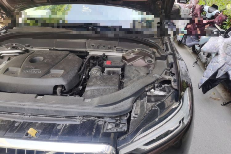 Used Volvo XC60 2019 T5 4x4 Zhiya Luxury Edition China VI Standard Engine Bay Left