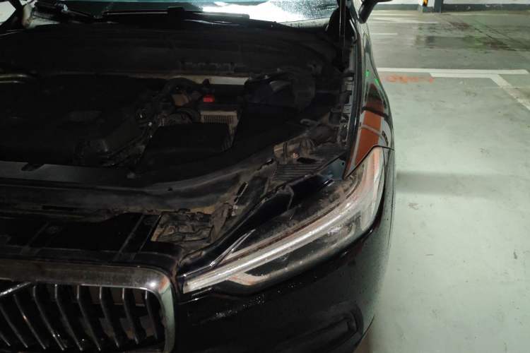 Used Volvo XC60 2019 T5 4x4 Smart Edition China V Standard Engine Bay Left