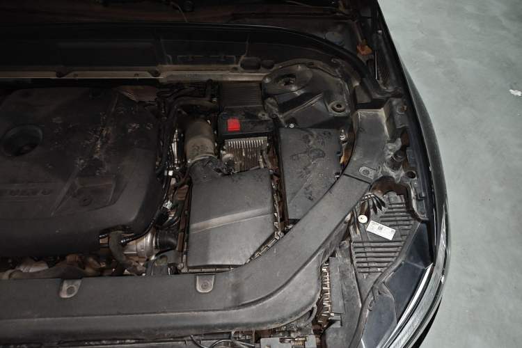 Used Volvo XC60 2019 T5 4x4 Smart Edition China V Standard Engine Bay Left