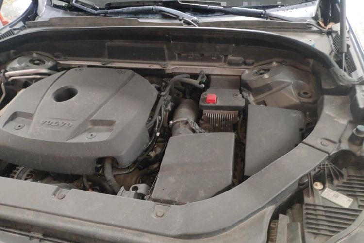 Used Volvo XC60 2019 T5 4x4 Smart Edition China V Standard Engine Bay Left
