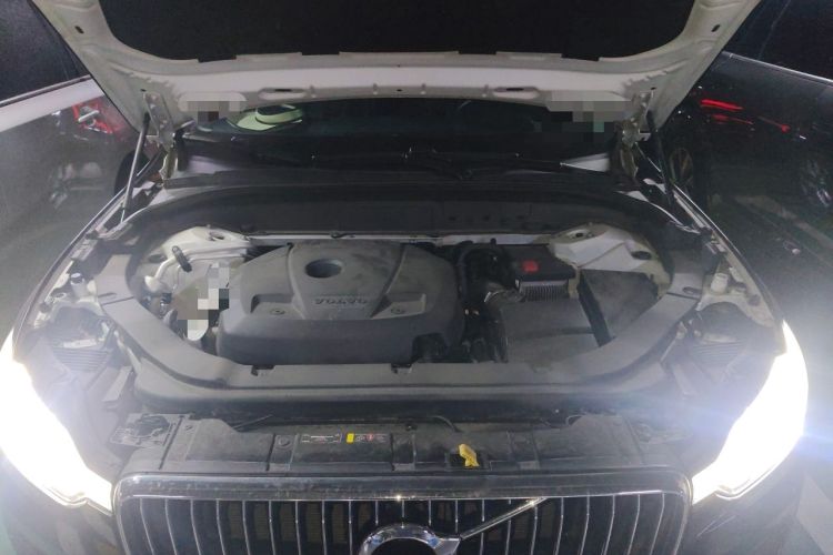 Used Volvo XC60 2019 T5 4x4 Smart Edition China VI Standard Engine Bay