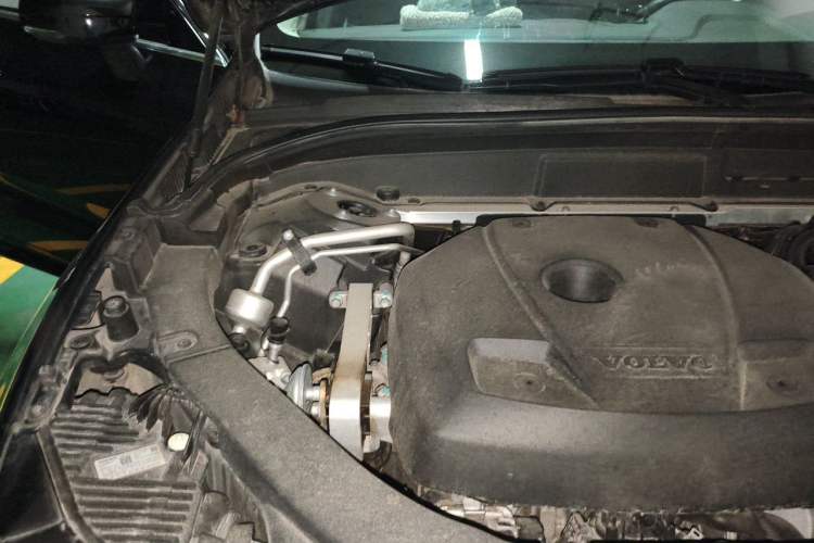 Used Volvo XC60 2019 T5 4x4 Smart Edition China V Standard Engine Bay Right