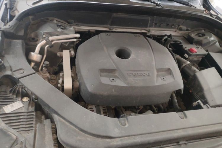 Used Volvo XC60 2019 T5 4x4 Smart Edition China V Standard Engine Bay Right