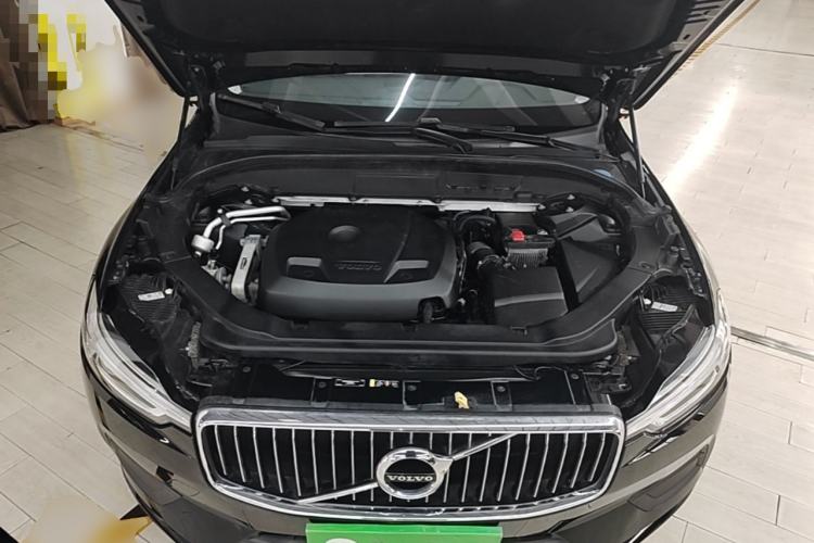 Used Volvo XC60 2019 T5 4x4 Zhiyuan Edition China VI Standard Engine Bay