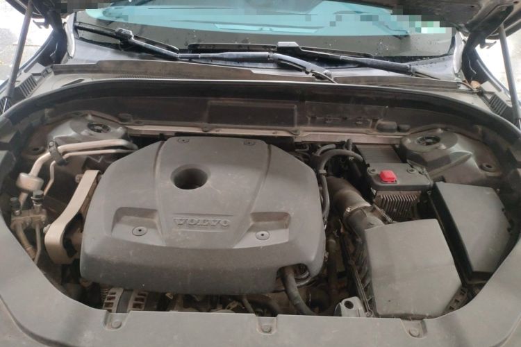 Used Volvo XC60 2019 T5 4x4 Smart Edition China V Standard Engine Bay