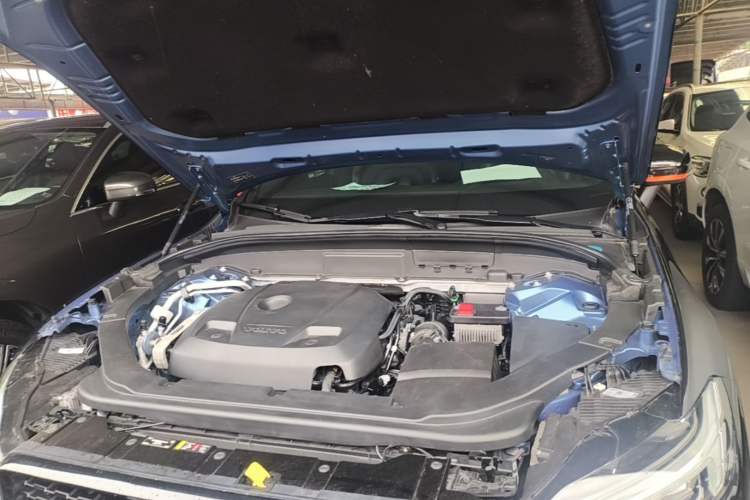Used Volvo XC60 2019 T5 4x4 Zhiyuan Sport Edition China V Standard Engine Bay