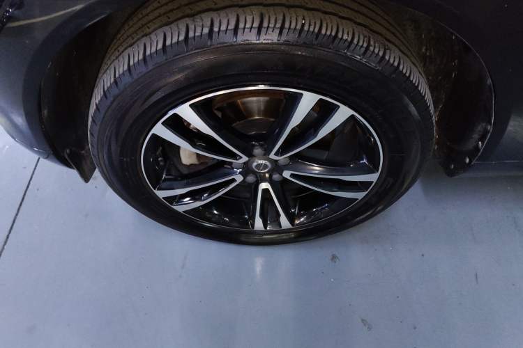 Used Volvo XC60 2019 T5 4x4 Smart & Dynamic Sport Edition China VI Standard Exterior 4
