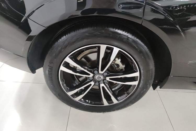 Used Volvo XC60 2019 T5 4x4 Smart Edition China V Standard Exterior 5