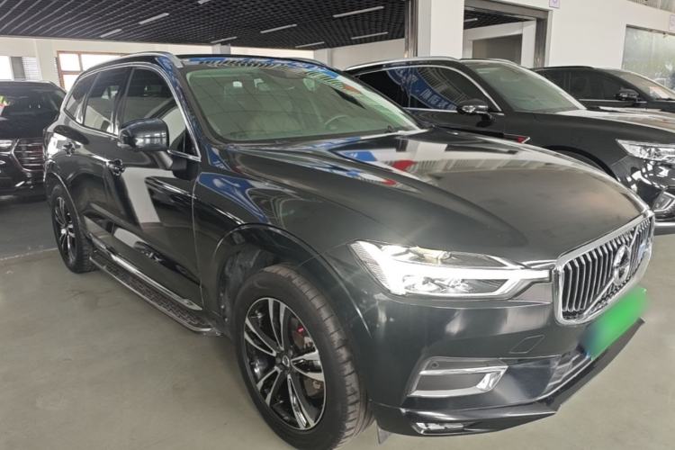 Used Volvo XC60 2019 T5 4x4 Smart Edition China V Standard Front Right 45 Deg