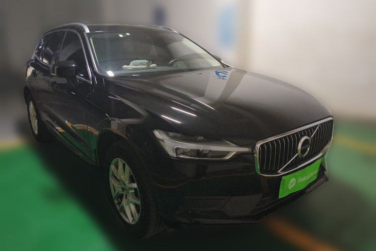 Used Volvo XC60 2019 T5 4x4 Smart Edition China V Standard Front Right 45 Deg