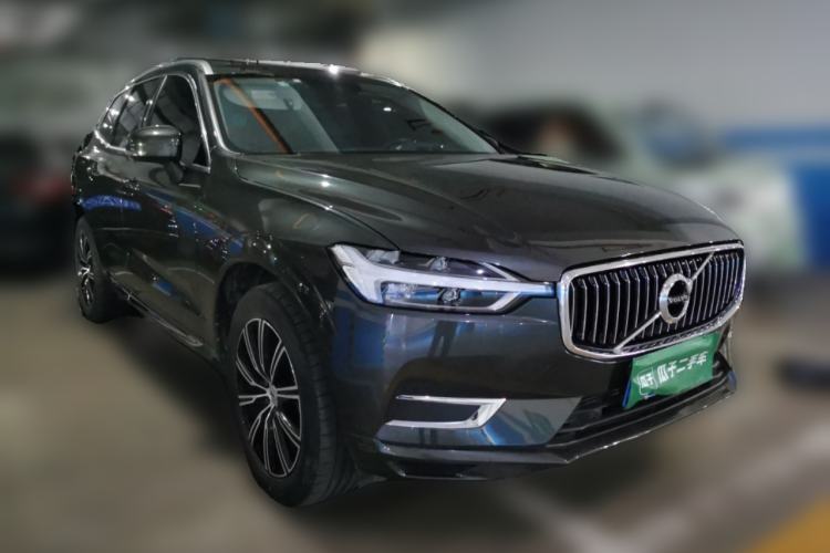 Used Volvo XC60 2019 T5 4x4 Smart Edition China V Standard Front Right 45 Deg