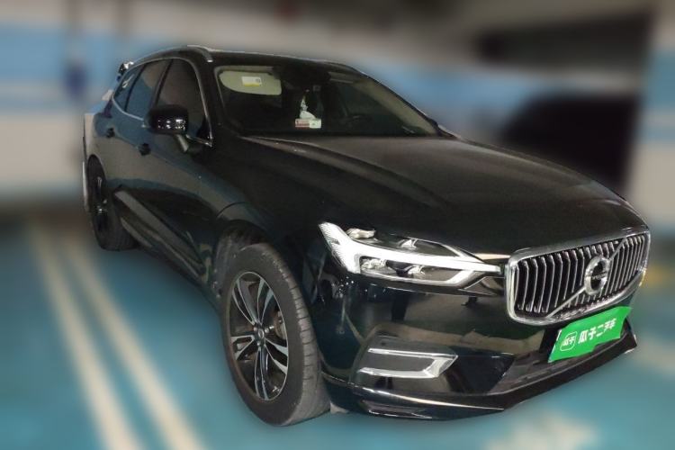Used Volvo XC60 2019 T5 4x4 Smart Edition China V Standard Front Right 45 Deg