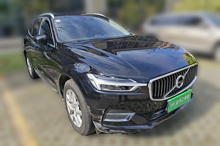 Used Volvo XC60 2019 T5 4x4 Smart Edition China VI Standard Front Right 45 Deg