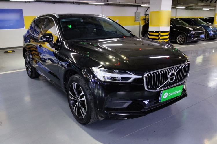 Used Volvo XC60 2019 T5 4x4 Smart & Dynamic Sport Edition China VI Standard Front Right 45 Deg
