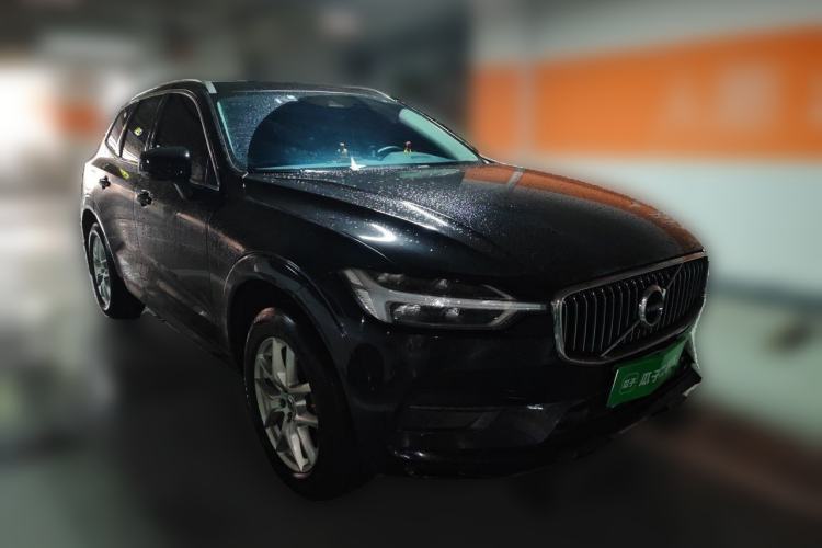 Used Volvo XC60 2019 T5 4x4 Smart Edition China V Standard Front Right 45 Deg