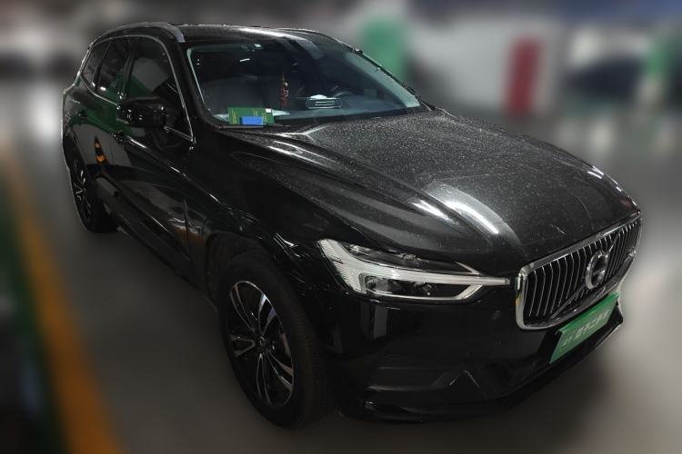 Used Volvo XC60 2019 T5 4x4 Smart Edition China V Standard Front Right 45 Deg