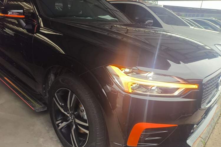 Used Volvo XC60 2019 T5 4x4 Zhiyuan Sport Edition China V Standard Front Right 45 Deg