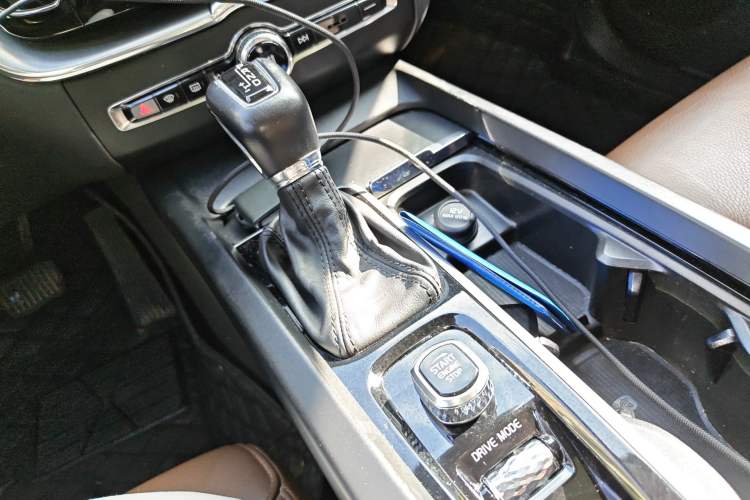 Used Volvo XC60 2019 T5 4x4 Smart Edition China VI Standard Gear Lever