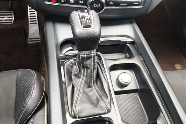 Used Volvo XC60 2019 T5 4x4 Zhiyuan Sport Edition China V Standard Gear Lever