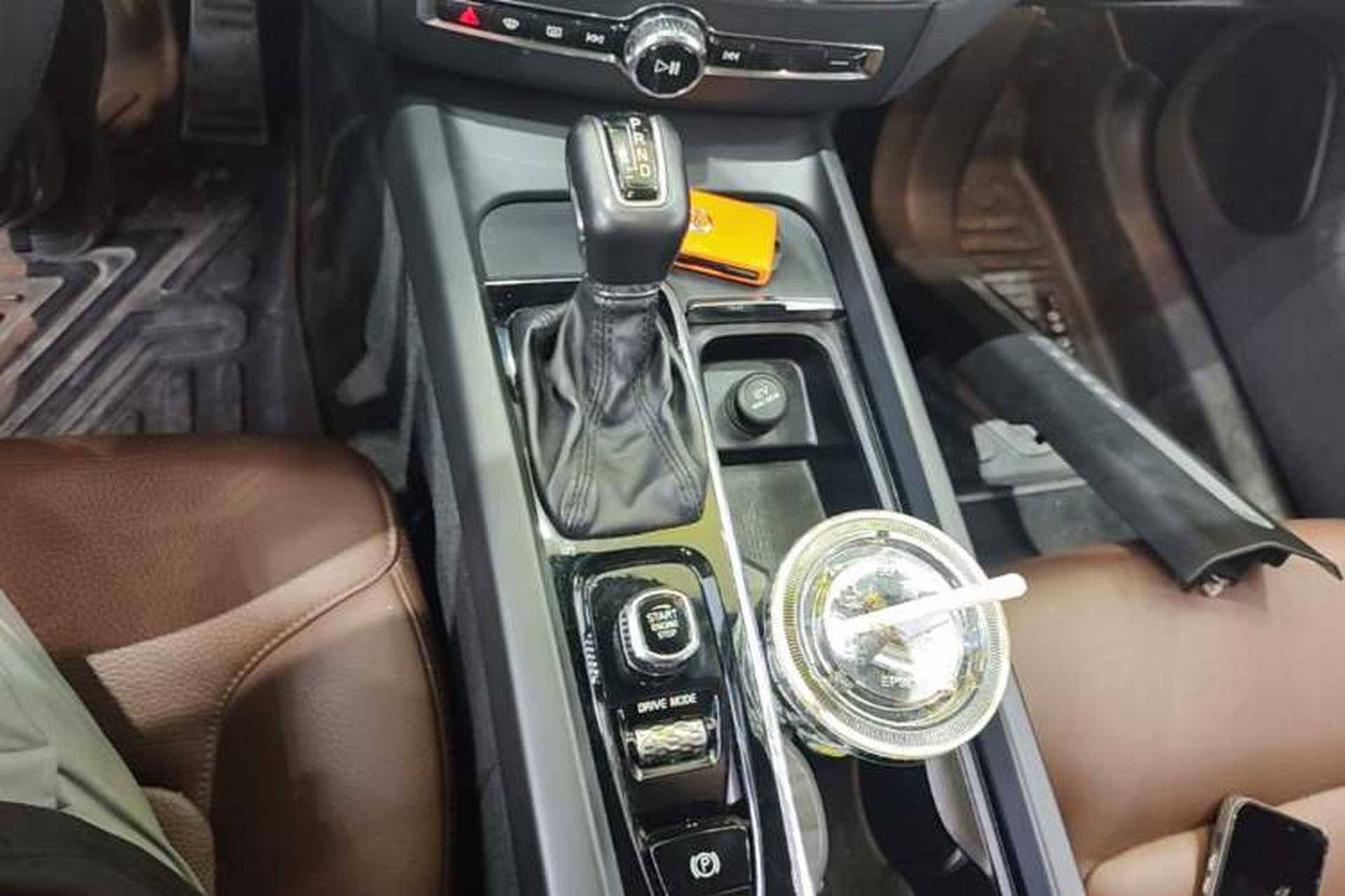 Used Volvo XC60 2019 T5 4x4 Smart Edition China VI Standard Gear Lever