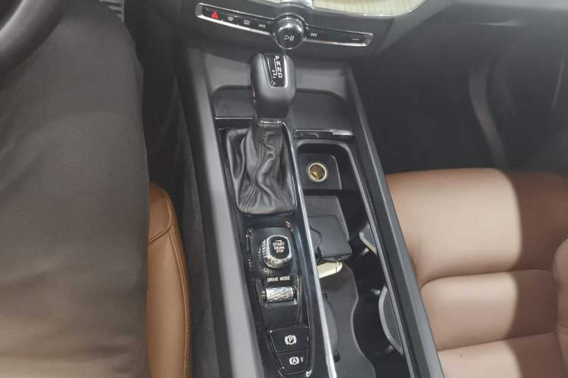 Used Volvo XC60 2019 T5 4x4 Smart Edition China VI Standard Gear Lever