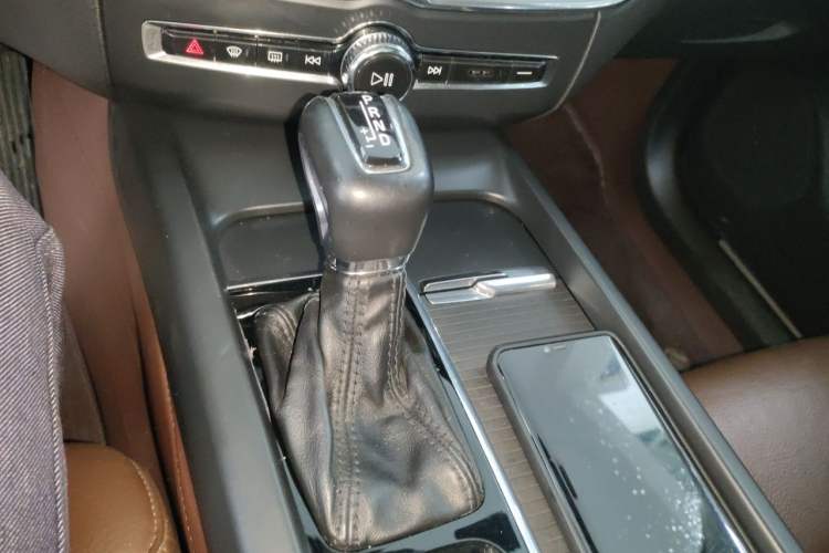 Used Volvo XC60 2019 T5 4x4 Smart Edition China V Standard Gear Lever