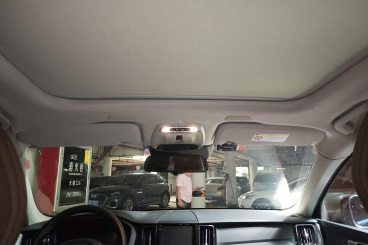 Used Volvo XC60 2019 T5 4x4 Smart Edition China VI Standard Headliner
