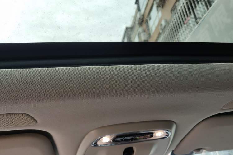 Used Volvo XC60 2019 T5 4x4 Smart Edition China VI Standard Headliner
