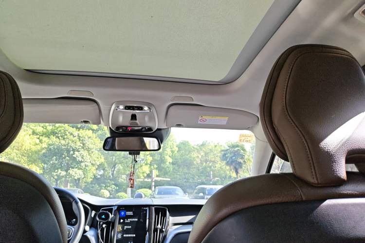 Used Volvo XC60 2019 T5 4x4 Smart Edition China VI Standard Headliner
