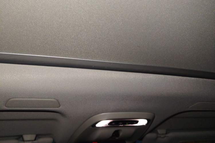 Used Volvo XC60 2019 T5 4x4 Smart Edition China VI Standard Headliner