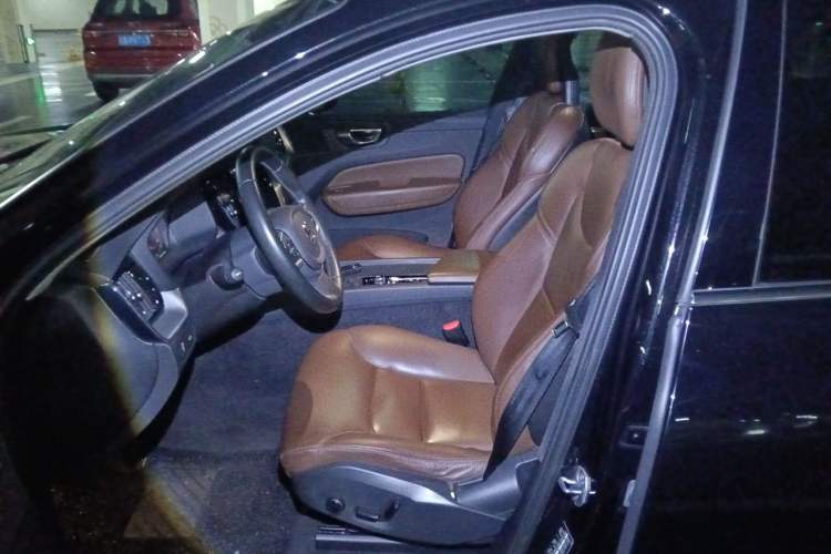 Used Volvo XC60 2019 T5 4x4 Smart Edition China V Standard Left Front Seat