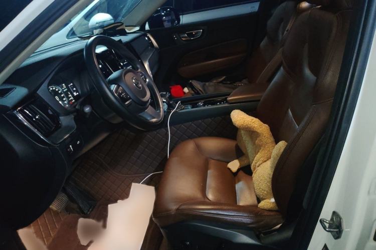 Used Volvo XC60 2019 T5 4x4 Smart Edition China VI Standard Left Front Seat