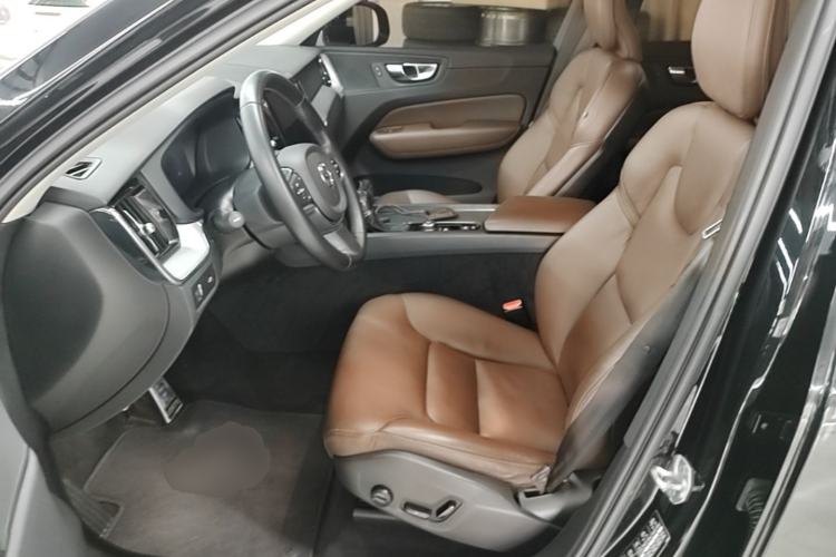 Used Volvo XC60 2019 T5 4x4 Zhiyuan Edition China VI Standard Left Front Seat