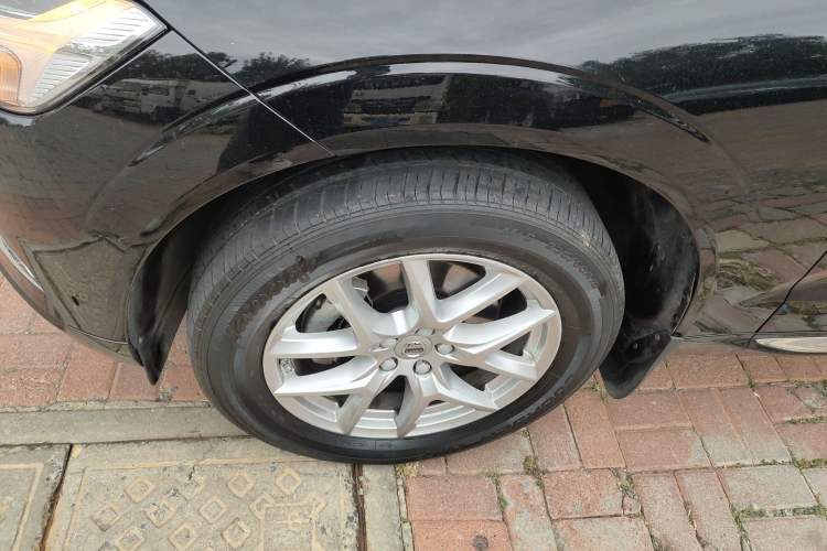 Used Volvo XC60 2019 T5 4x4 Smart Edition China VI Standard Left Front Wheel Hub