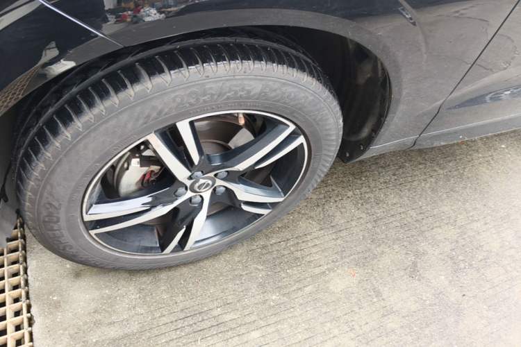 Used Volvo XC60 2019 T5 4x4 Zhiyuan Sport Edition China V Standard Left Front Wheel Hub