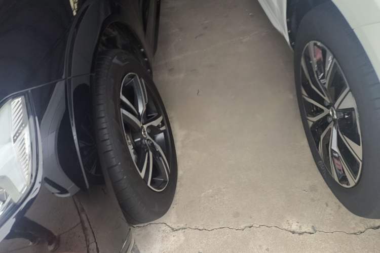 Used Volvo XC60 2019 T5 4x4 Zhiyuan Sport Edition China V Standard Left Front Wheel Hub