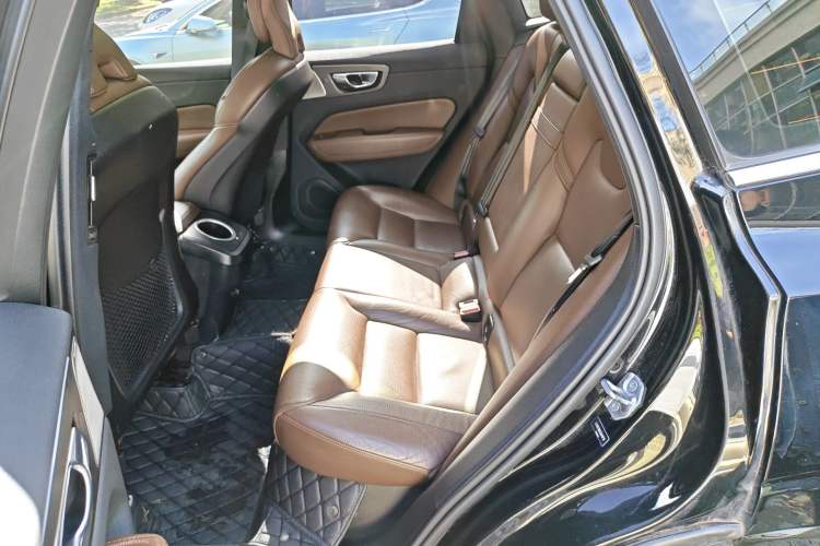 Used Volvo XC60 2019 T5 4x4 Smart Edition China VI Standard Left Rear Seat