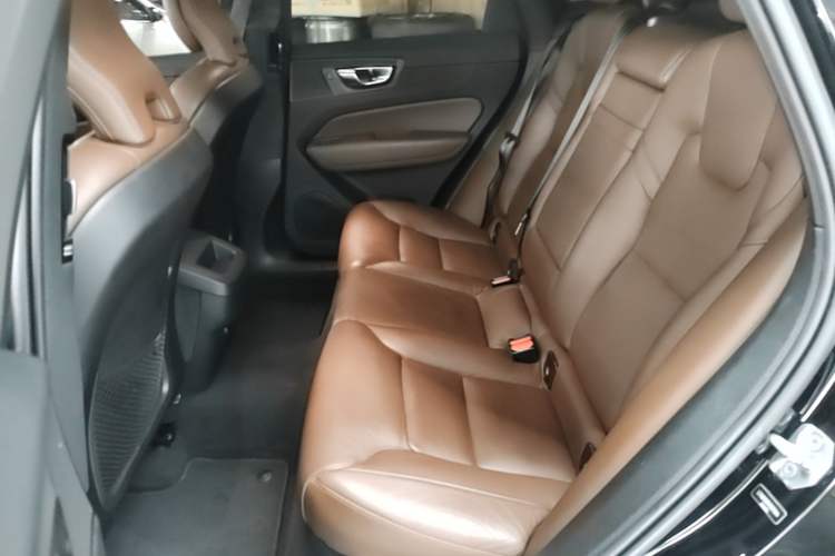 Used Volvo XC60 2019 T5 4x4 Zhiyuan Edition China VI Standard Left Rear Seat