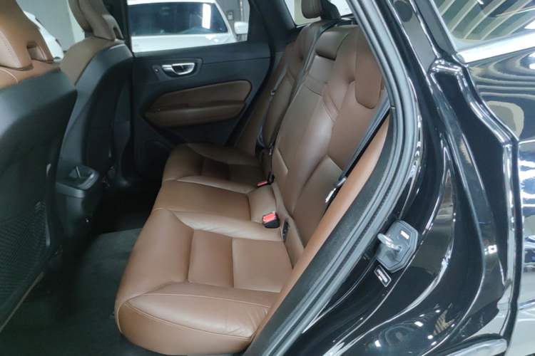 Used Volvo XC60 2019 T5 4x4 Smart Edition China V Standard Left Rear Seat