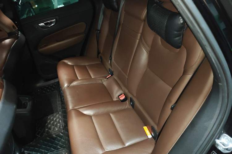 Used Volvo XC60 2019 T5 4x4 Smart Edition China V Standard Left Rear Seat
