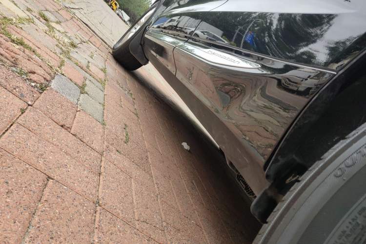 Used Volvo XC60 2019 T5 4x4 Smart Edition China VI Standard Left Side Sill